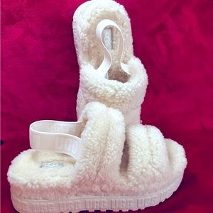 COPY - Brand new UGG platform slippers